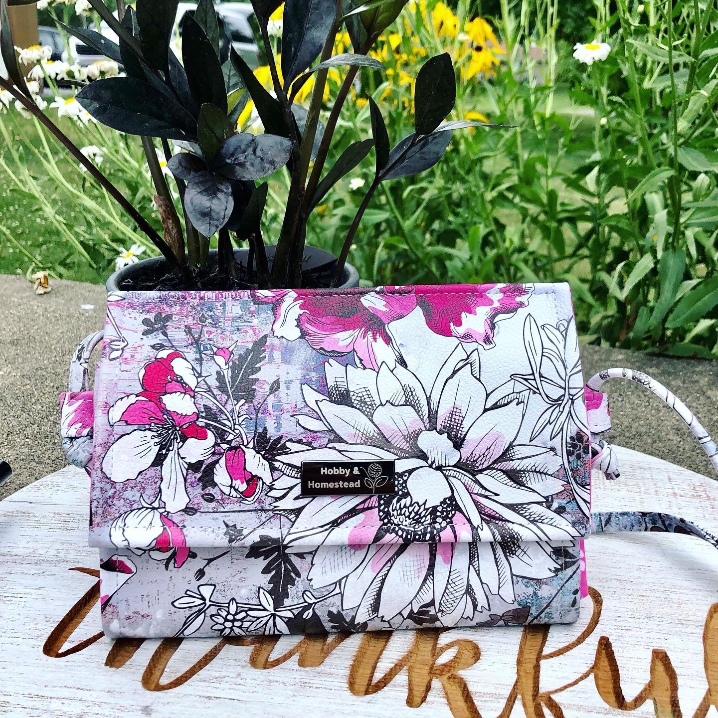 Handbags, Purses, and Wallets
