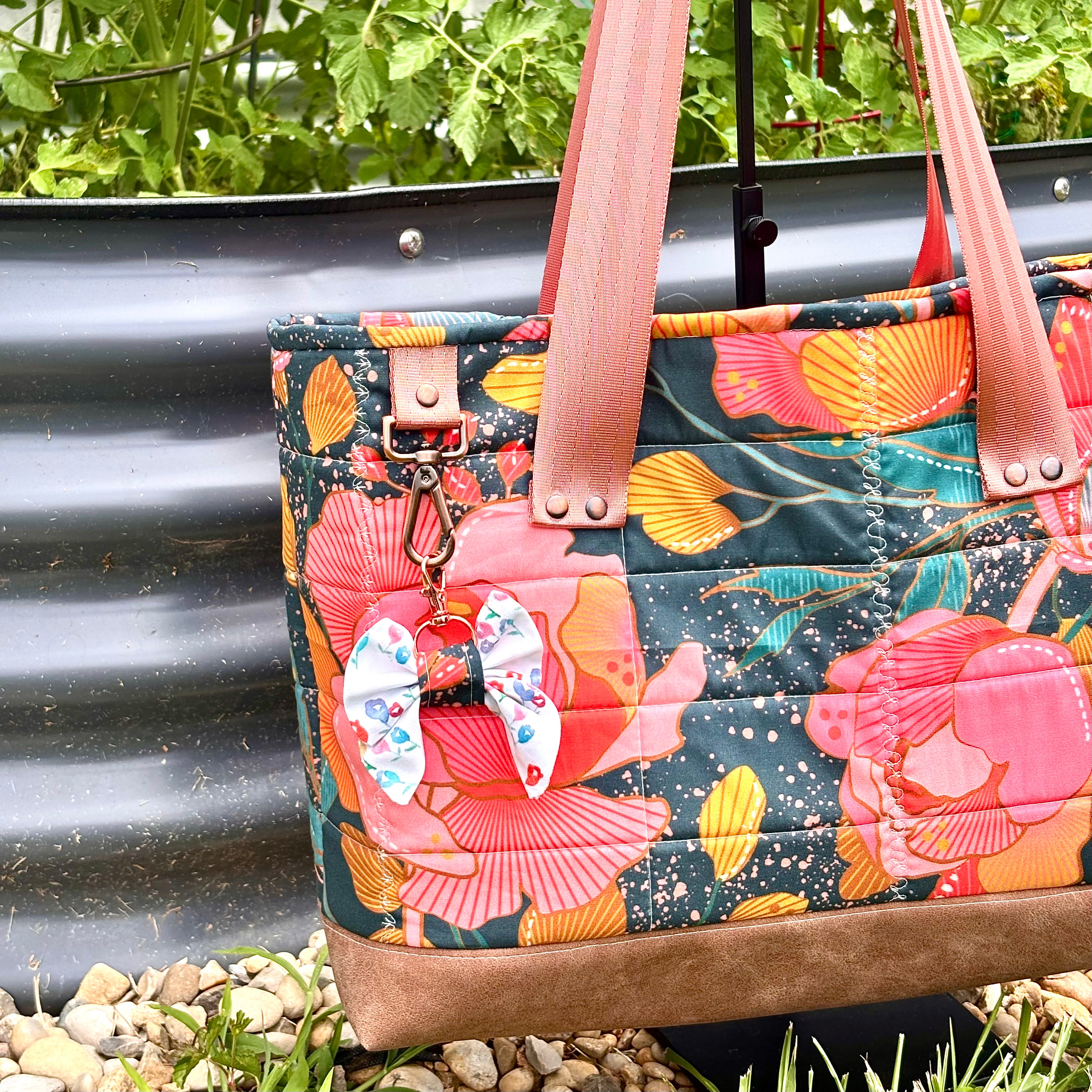 Divided Tablet Tote